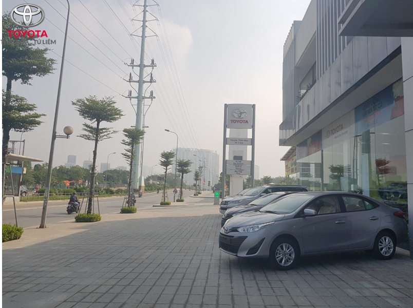 Xe trưng bày tại Toyota Thái Hòa Từ Liêm