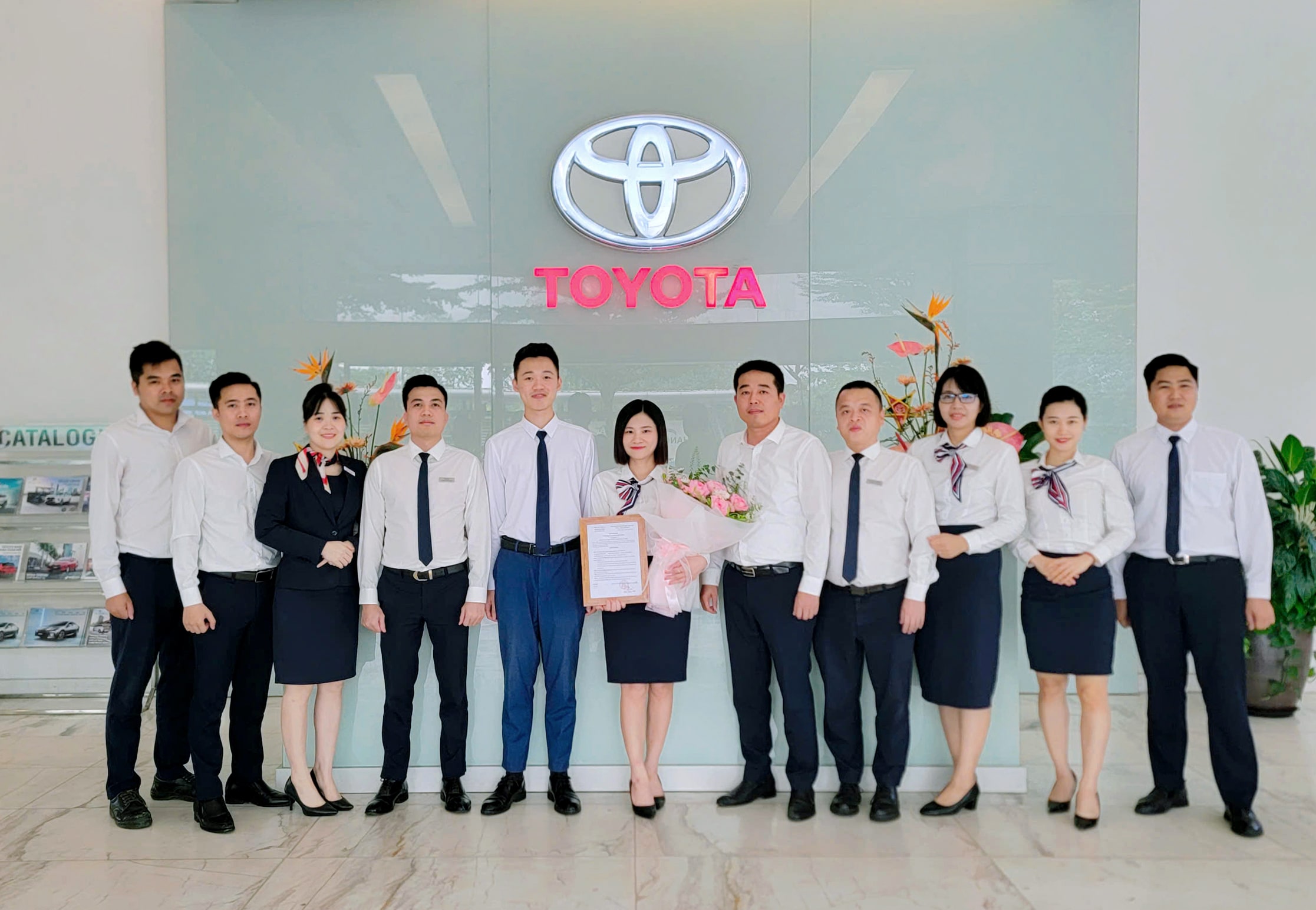 Sáng ngày 01/10/2025 Toyota Thái Hòa Từ Liêm hân hoan chúc mừng chị Ngô Thị Hồng Hải được bổ nhiệm Trưởng PKD3