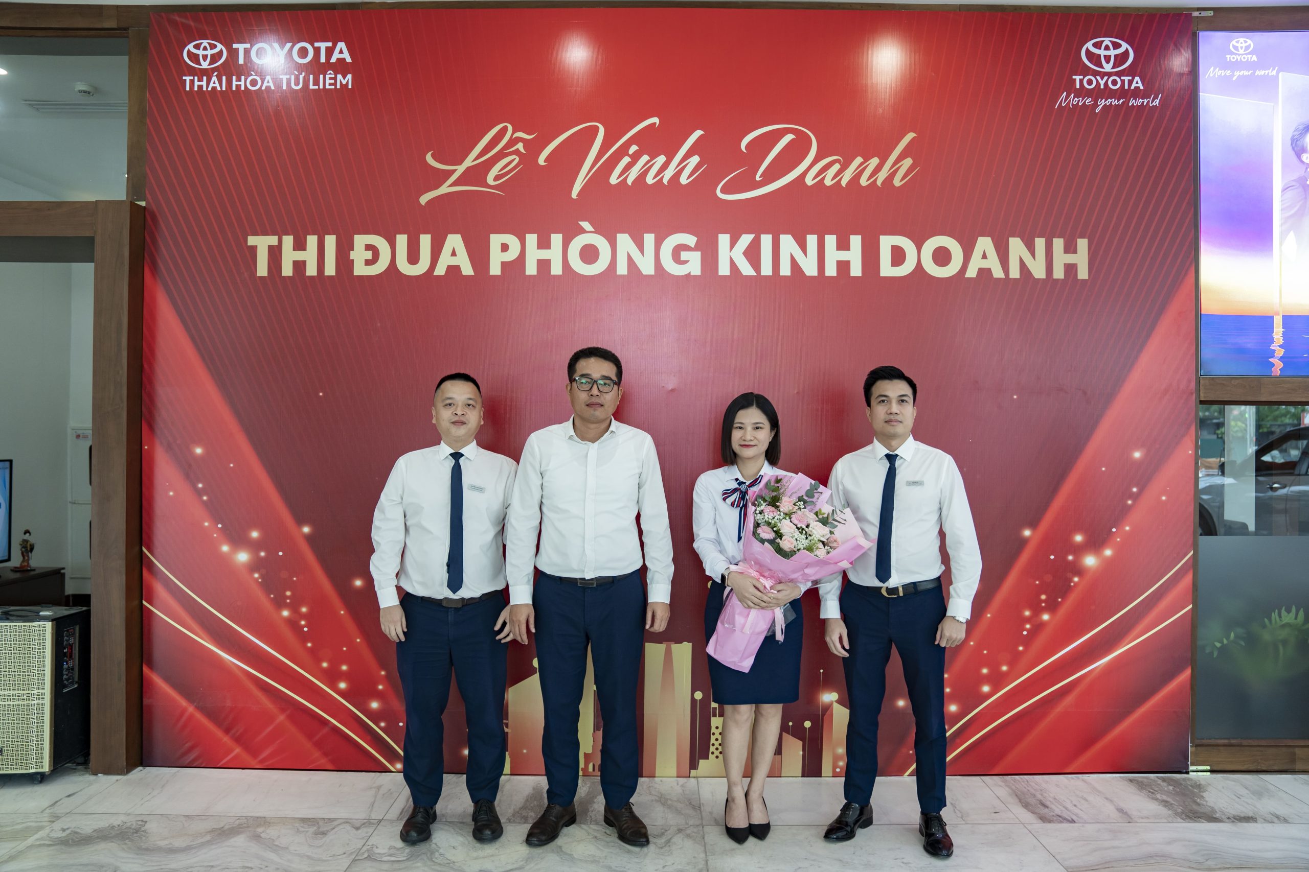 Toyota Thái Hòa Từ Liêm vinh danh Phòng Kinh Doanh với thành tích xuất sắc quý III/2025