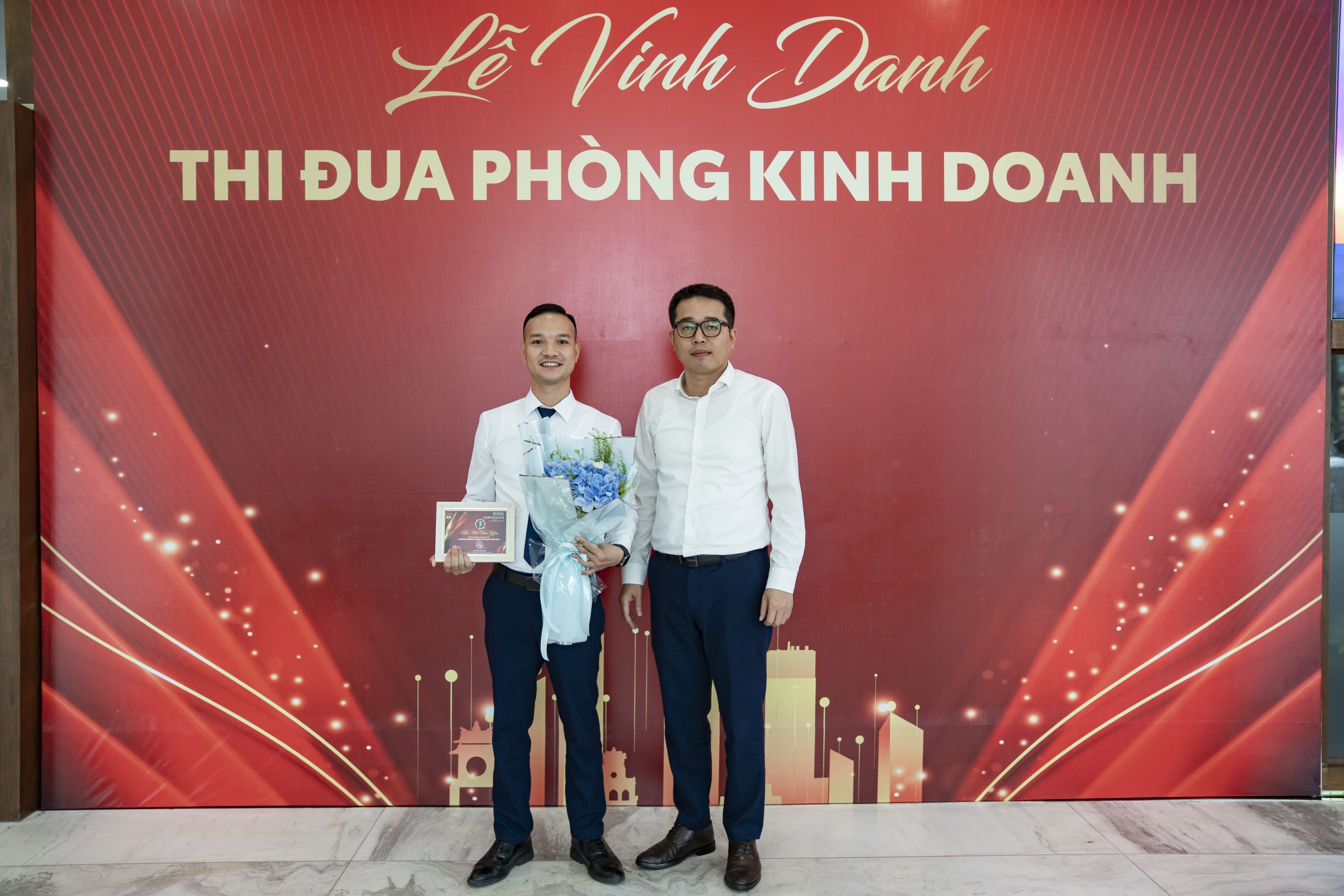 Xin chúc mừng Anh Vũ Văn Yên đạt giải Tư vấn bán hàng xuất sắc nhất quý III/2025
