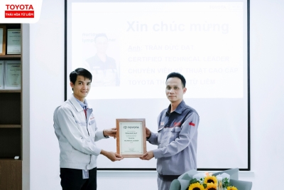 Toyota Thái Hòa Từ Liêm vinh dự nhận bằng khen chuyên viên kỹ thuật cao cấp Leader Toyota từ Toyota Việt Nam